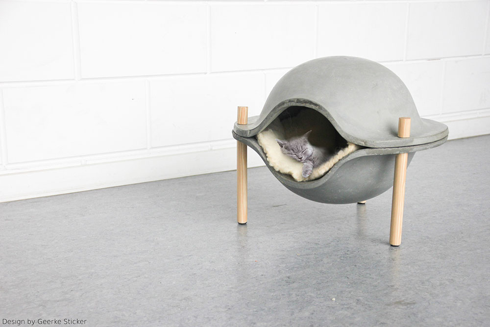 Concrete cat/dog bed by Geerke Sticker