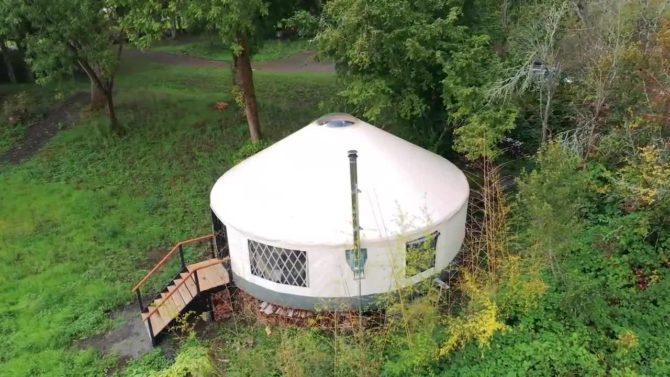 Amazing Modern Yurt